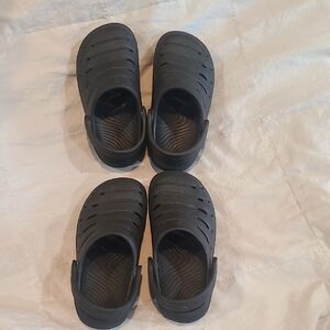 2 Pair Kids Size 7 & 9 Black Slip-On Sandals